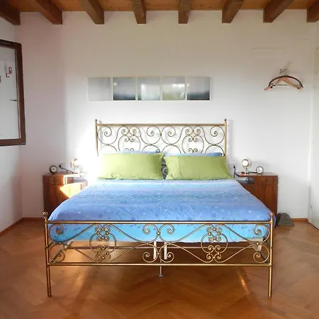 Bed and Breakfast Via Punta 8 3*