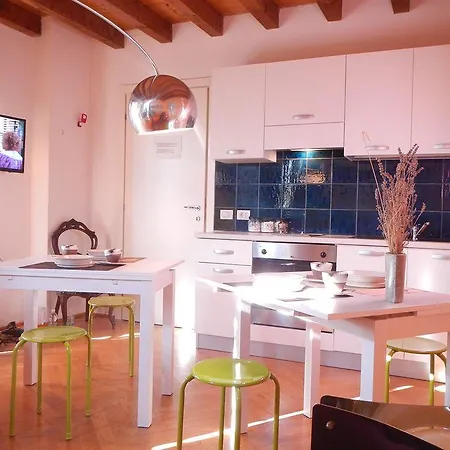 Via Punta 8 Bed & Breakfast 3*